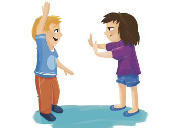 Infoseite "Haifisch-Alarm". Hier wird experimentell bewiesen, dass es gar nicht so einfach ist, Gefühle mit dem Körper deutlich auszudrücken. Erst recht nicht, wenn man dabei nicht sprechen darf. Zwei Kinder spielen Haifische. Sie halten sich eine Hand auf den Kopf wie eine Haifischflosse. Alle anderen Fische suchen sich einen Platz im Raum und bleiben dort stehen. Die beiden Haifisch-Kinder "schwimmen" nun auf die stummen Fisch-Kinder zu. Jeder einzelne Fisch soll durch Mimik und Körperhaltung deutlich machen, dass der Haifisch nicht zu ihm darf. Wenn der Haifisch das erkennt, dreht er sich um und versucht es bei einem anderen Fisch. Jeder darf mal Haifisch sein. Tipp: Wenn der pädagogischen Fachkraft auffällt, dass bei einem Kind das Gefühl nicht richtig verstanden wird, der Haifisch also immer durchkommtm sollte sie das entsprechende Kind zu einem anderen Kind stellen, damit die beiden Kinder gemeinsam das Gefühl darstellen und den Haifisch abwehren. Zum Schluss werden die Haifische gefragt: "Woran hast du erkannt, dass die Fische es erst meinten? Hast du dich von einzelnen schneller abgewendet oder von Gruppen, die zusammenstanden?" Wenn ein Kind als Haifisch die Grenzen der anderen einfach ignoriert, egal wie deutlich sie das "Nein" zeigen, sollte die Erzieherin oder der Erzieher das Kind ein paar Mal üben lassen und den Haifisch tauschen, ohne das Verhalten zu kommentieren. Im Laufe des Spiels setzt ein Lerneffekt meist von alleine ein.