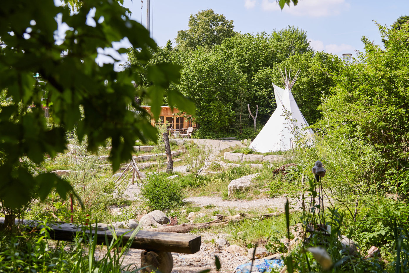 Außengelände der Kita "Naturkinder St, Georg" im bayrischen Pöring.