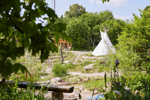 Außengelände der Kita "Naturkinder St, Georg" im bayrischen Pöring.