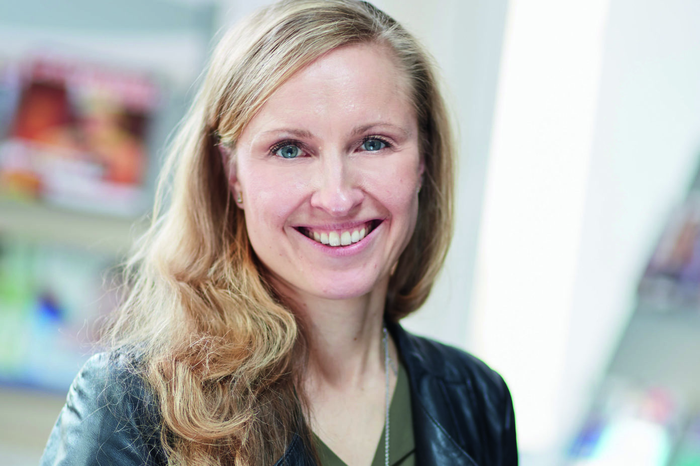 Portrait von Dr. Diana Herrmann. Sie ist Referentin Bildung und Gesundheit der DGUV und Mitglied des Redaktionsbeirats der KinderKinder.